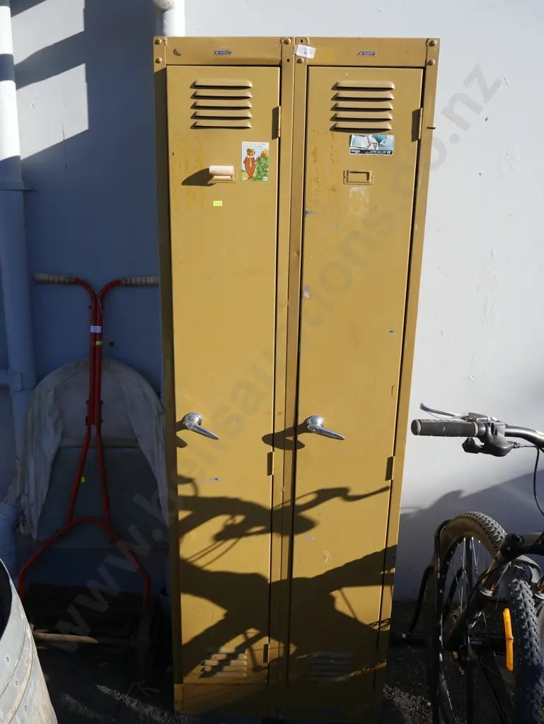 Locker cabinet Image 1++