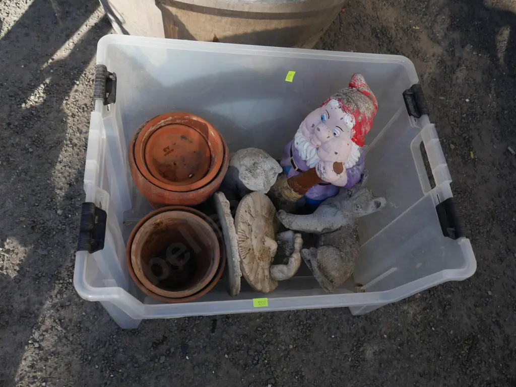 Plant pots and garden ornaments Image 1++