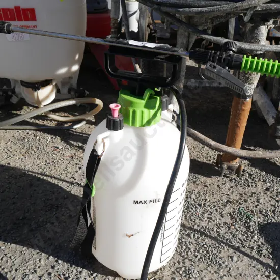 Garden sprayer