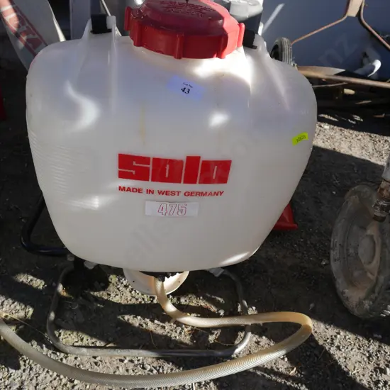 Backpack sprayer