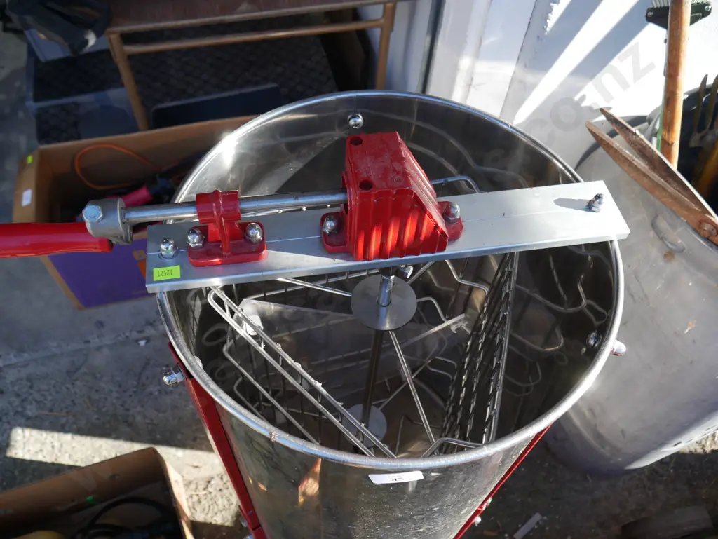 Honey spinner Image 1++
