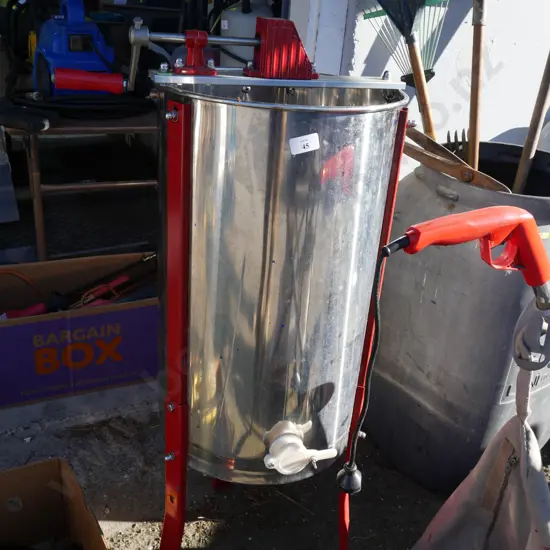 Honey spinner