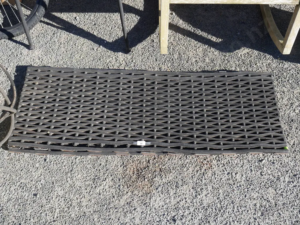 2 rubber mats Image 1++