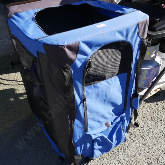 Large pet carrier