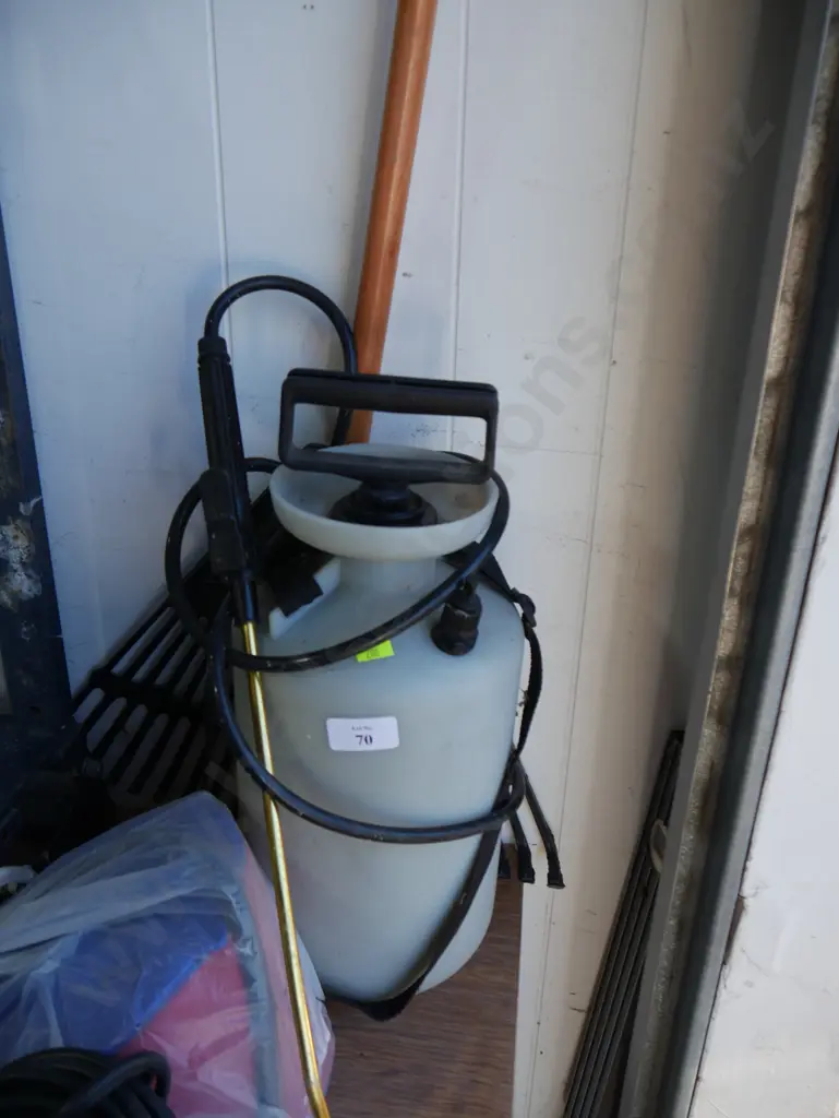 Leaf rake, garden sprayer, foot pump Image 1++