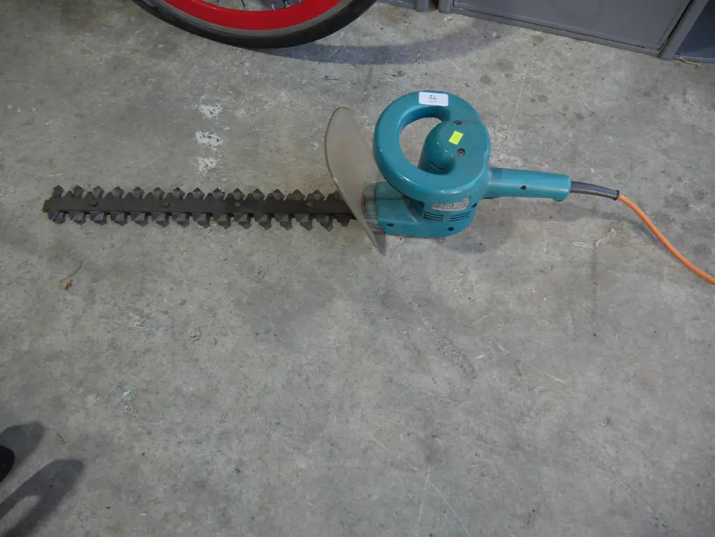 Electric hedge trimmer Image 1++