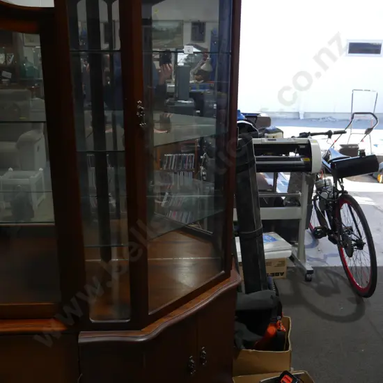 Corner display cabinet