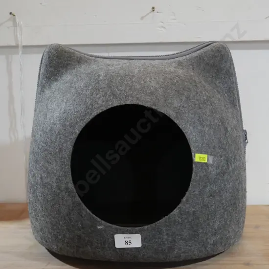 Cat bed