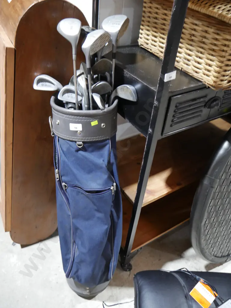 Golf clubs and bag Image 1++