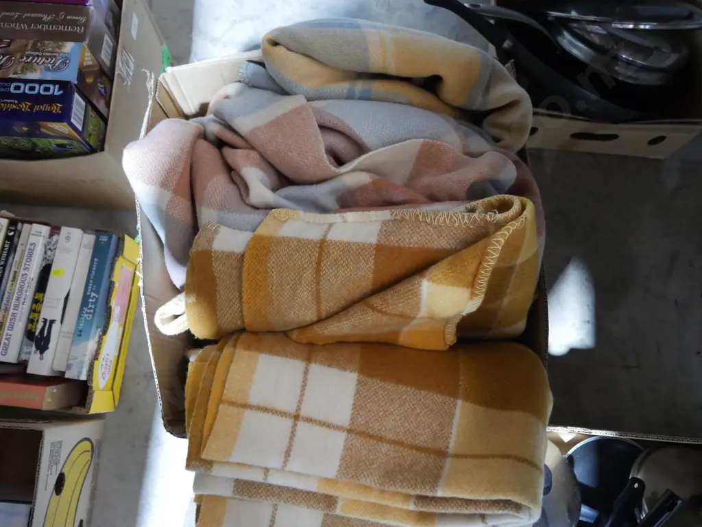 Woollen blankets Image 1++