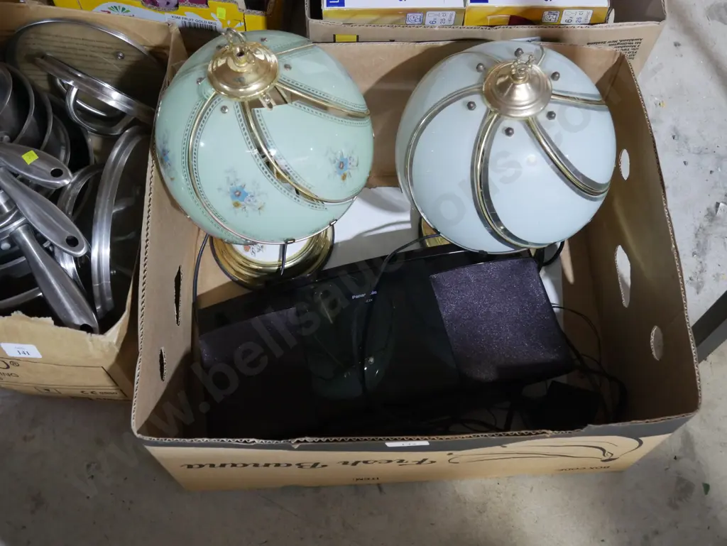 Two lamps and stereo Image 1++