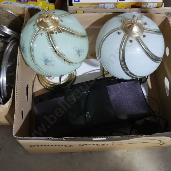 Two lamps and stereo