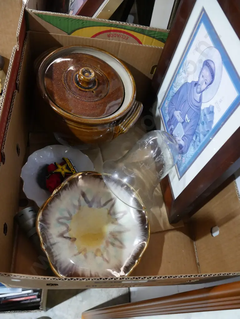 Picture in frame, large pottery pot etc Image 1++