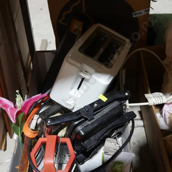 Toaster, toasty maker etc