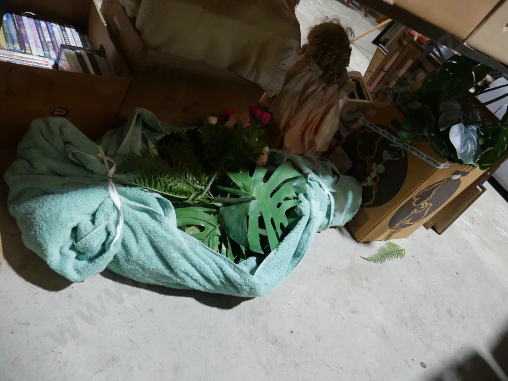 Assorted artificial plants Image 1++