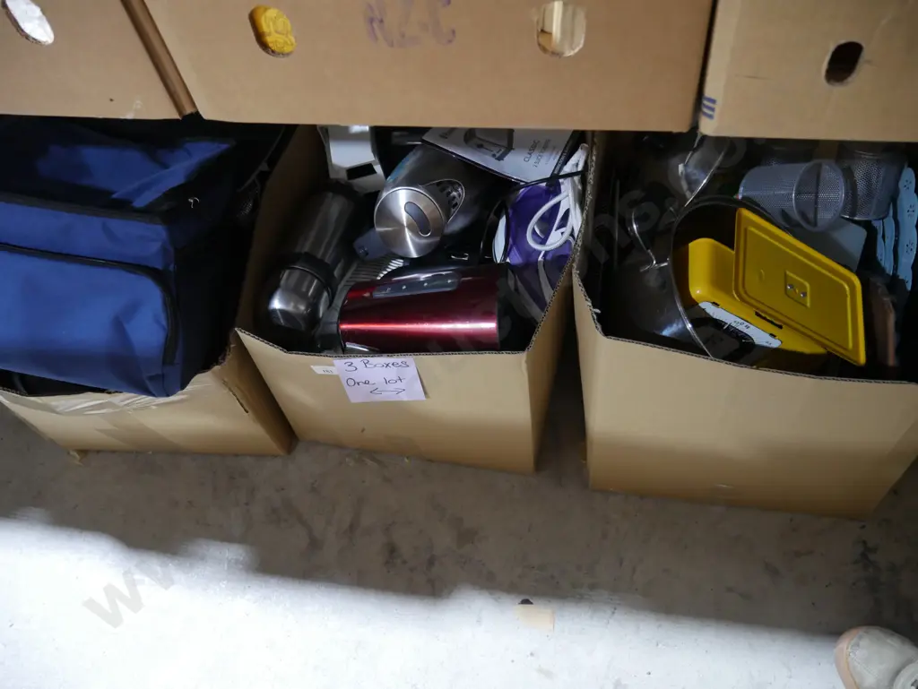 Three boxes of kitchenware etc Image 1++