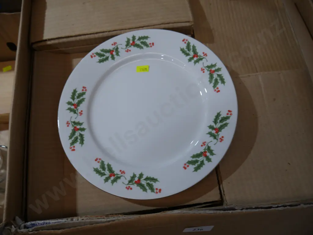 Christmas dinner set Image 1++