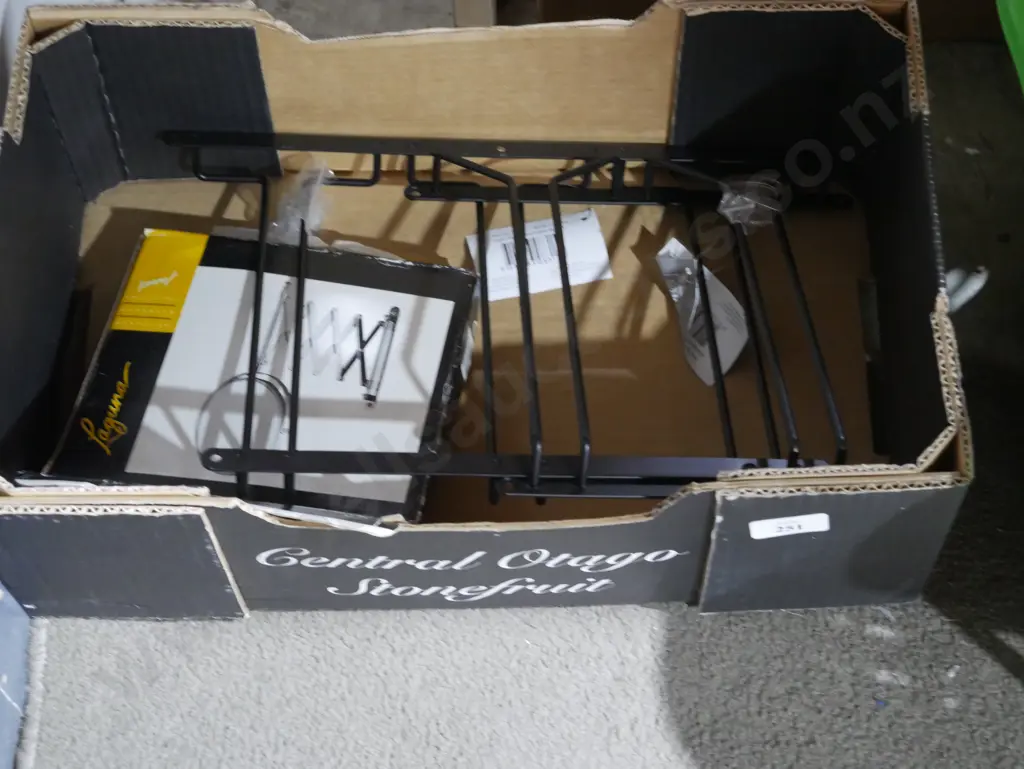 Metal brackets, bathroom mirror etc Image 1++