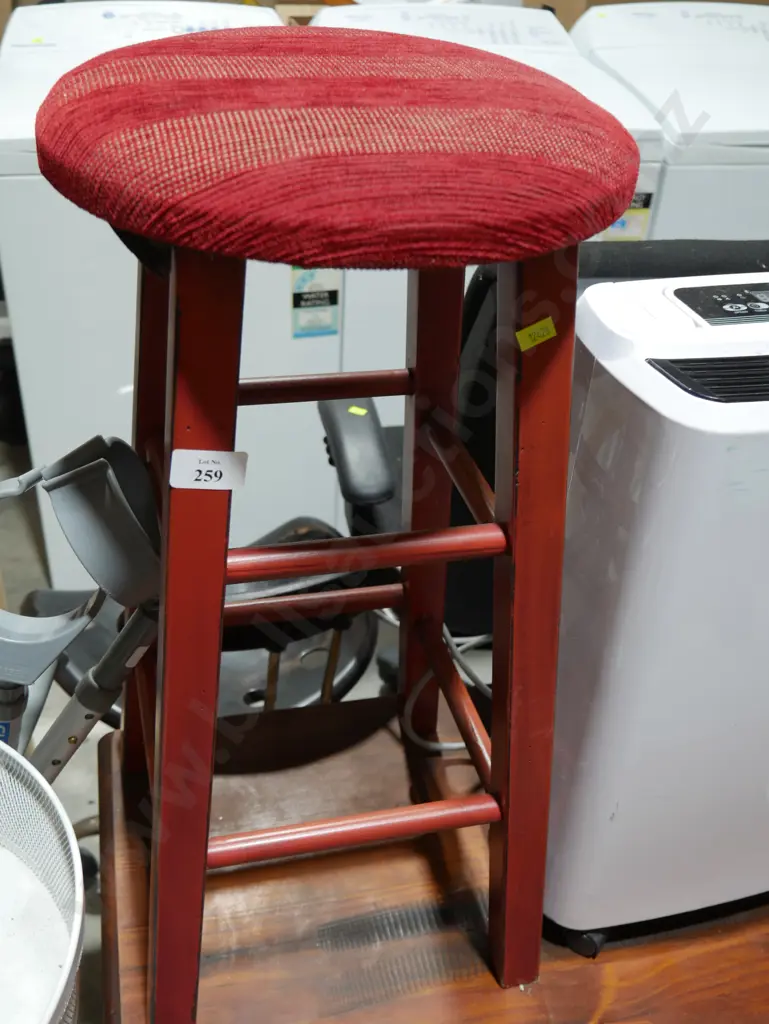 Stool Image 1++