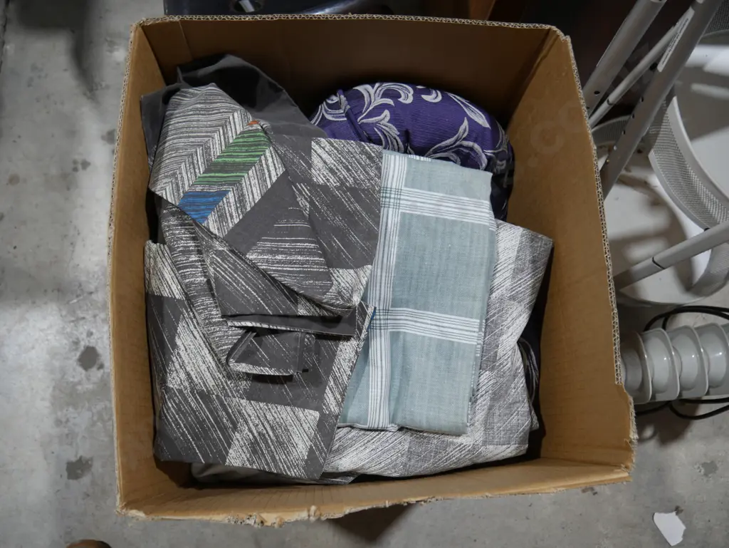 Box of bedding etc Image 1++