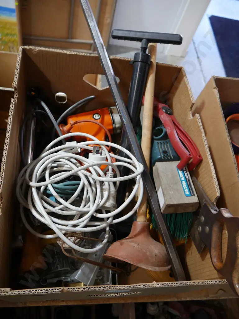 Crowbar, extension cord etc Image 1++