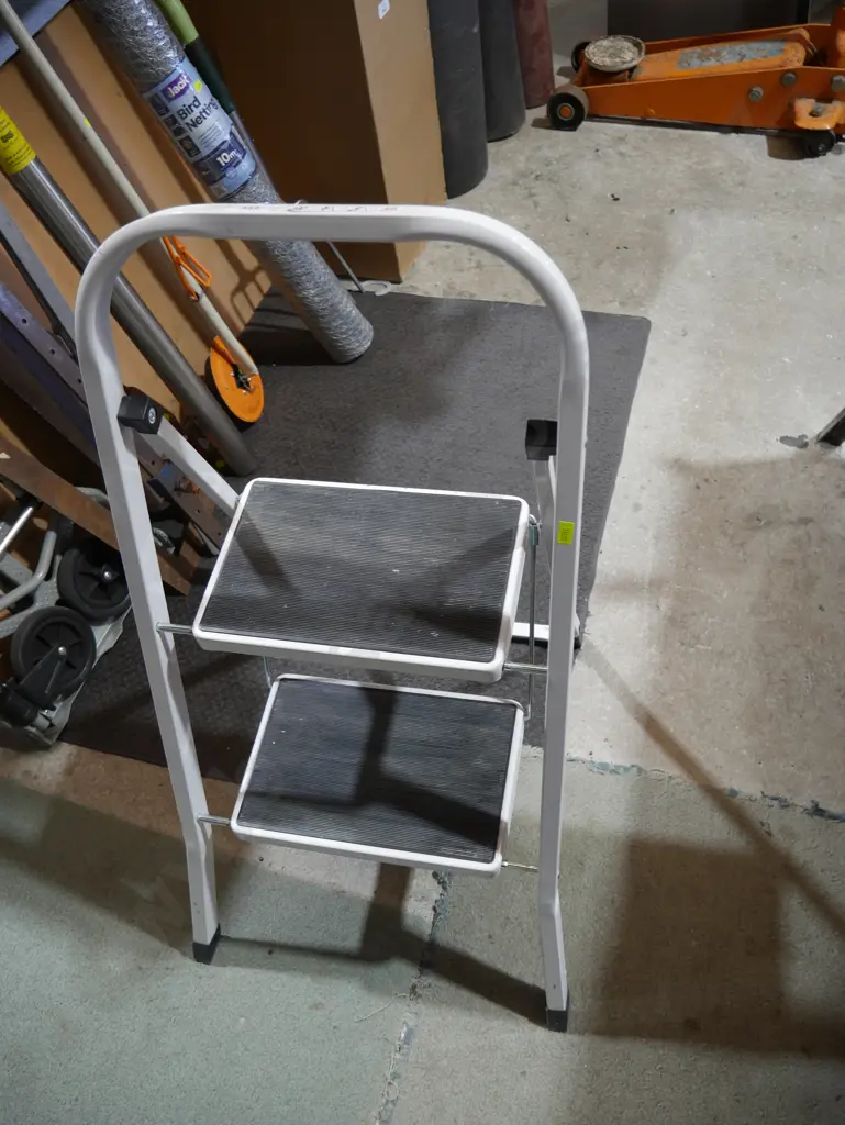 Step stool Image 1++