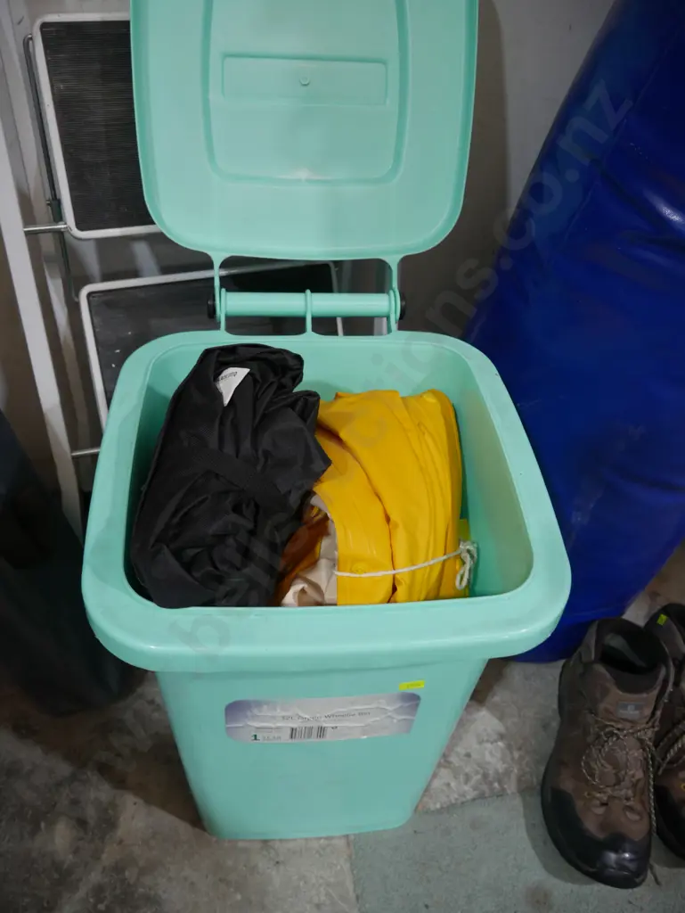 Small wheelie bin with wet weather gear Image 1++