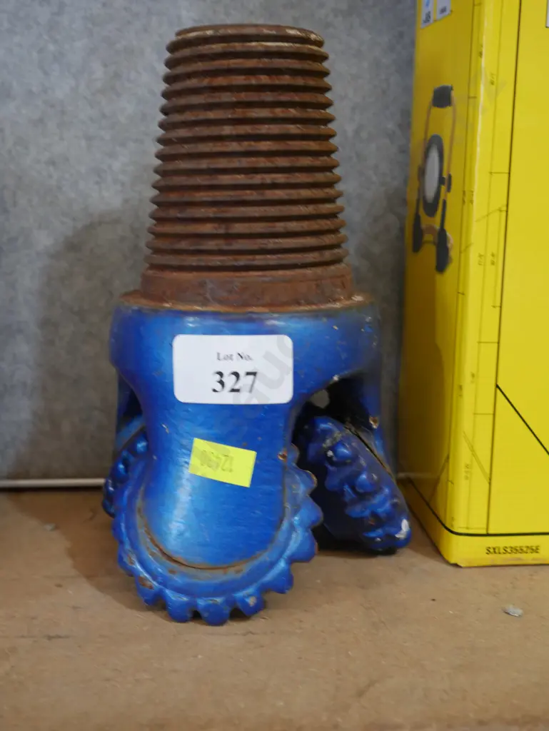 Roller Cone drill bit Image 1++
