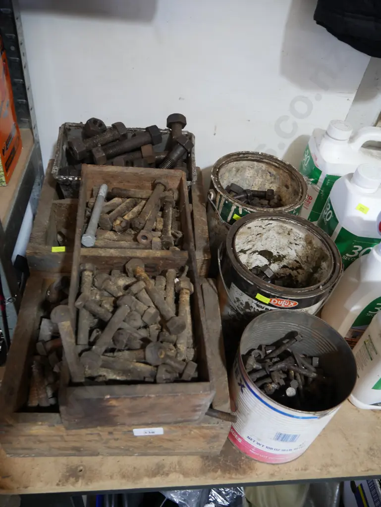 Assorted bolts Image 1++