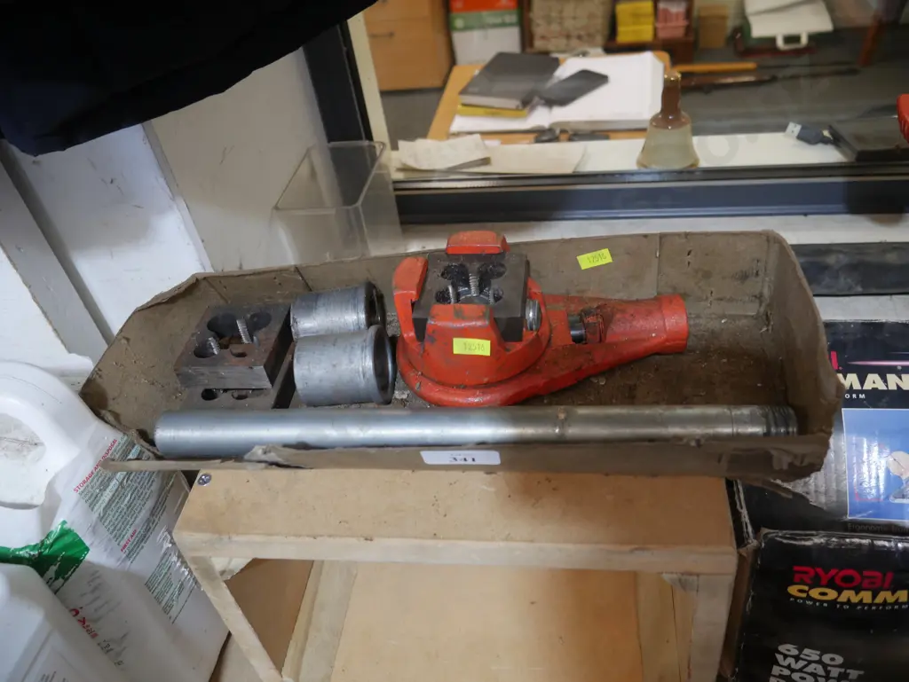 Pipe threader Image 1++