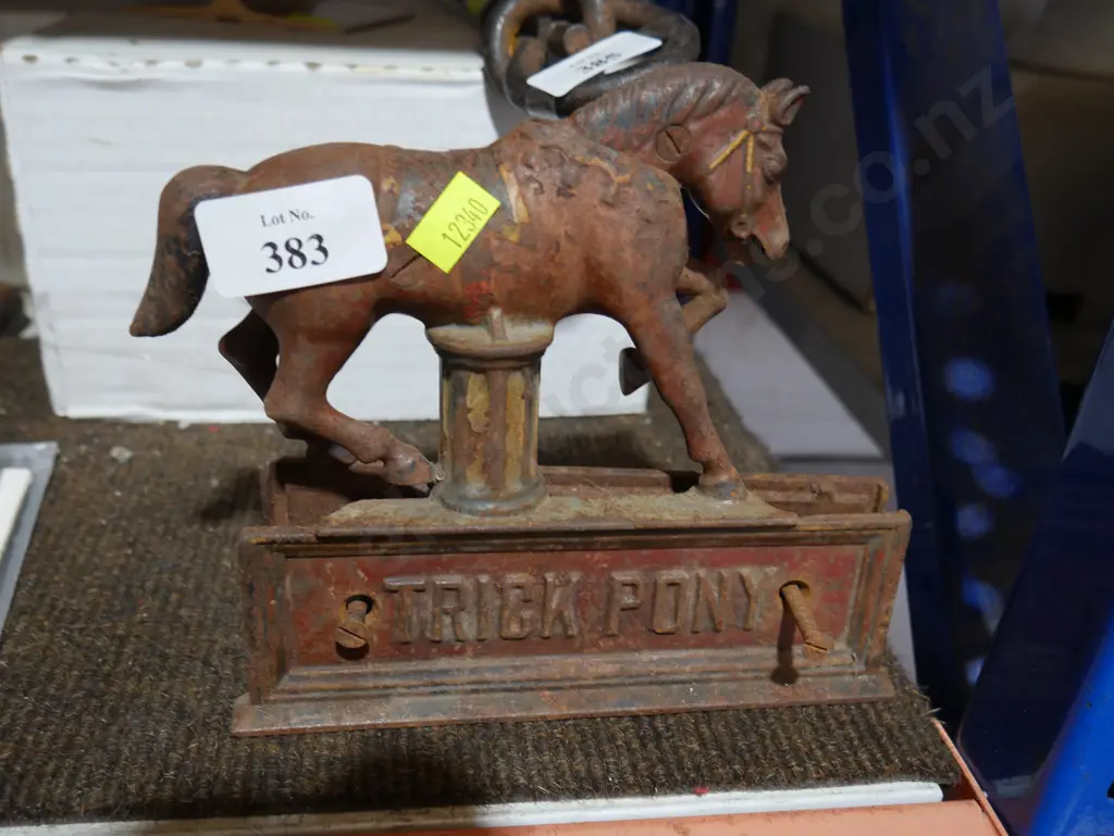 Metal horse plaque Image 1++
