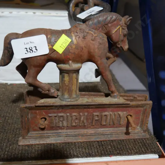 Metal horse plaque