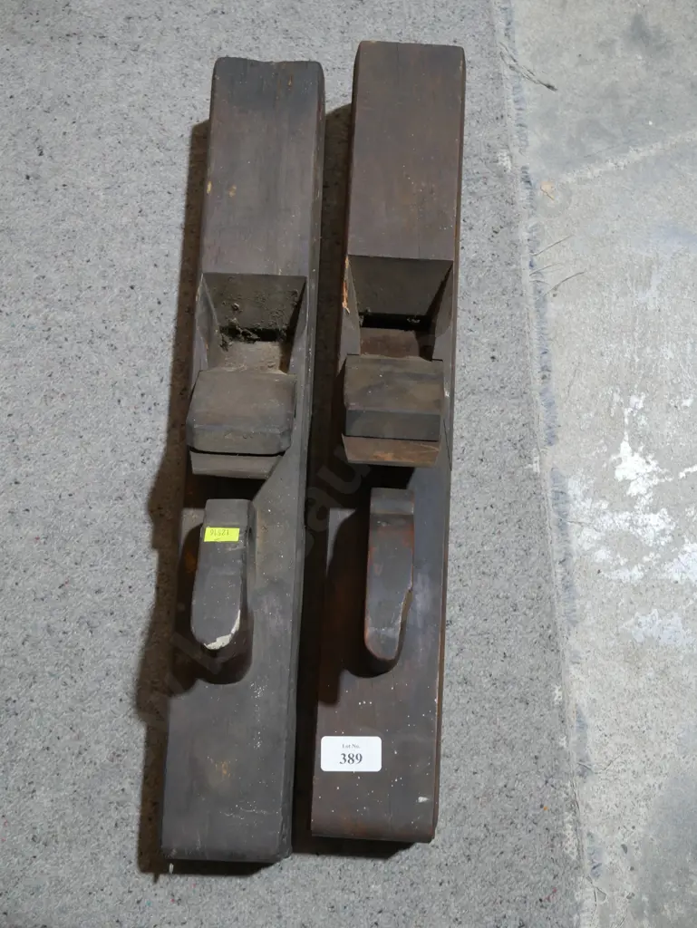Two large wood planes Image 1++