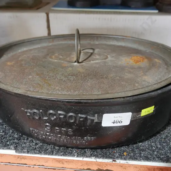 Cast iron pot