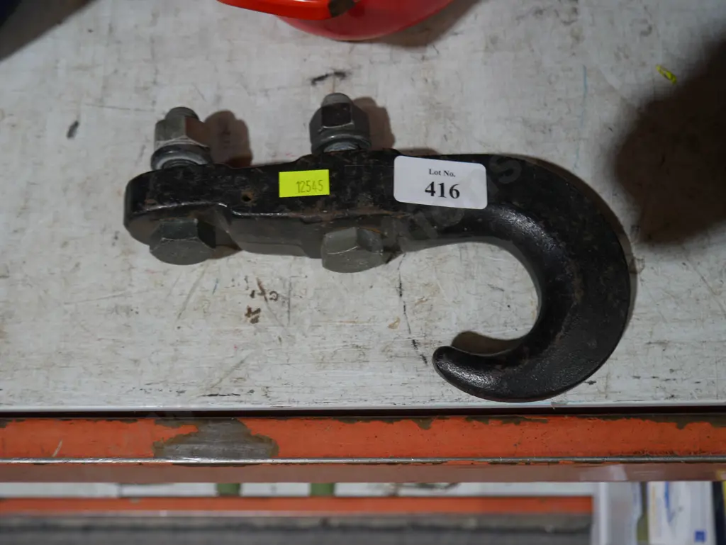 Tow hook Image 1++