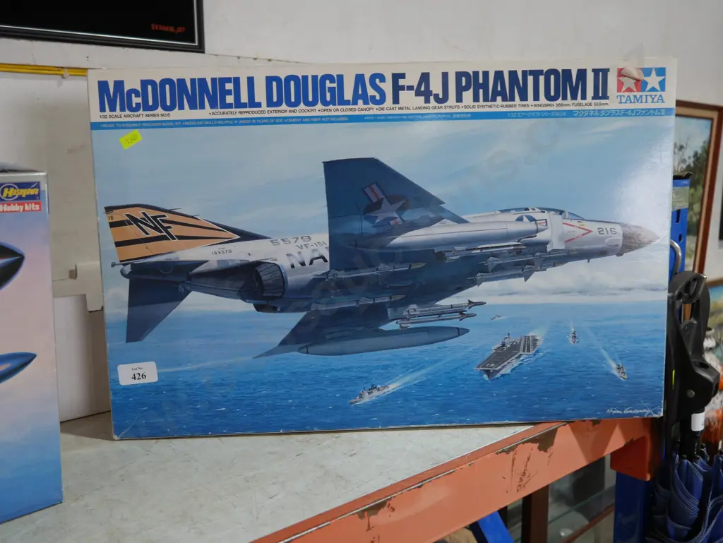 F4J Phantom 2 model kit Image 1++