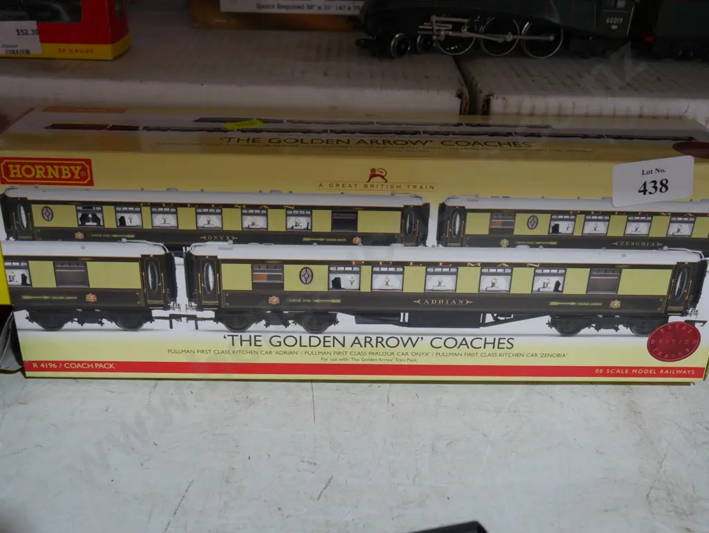 Hornby model train set 'The Golden Arrow's coaches Image 1++
