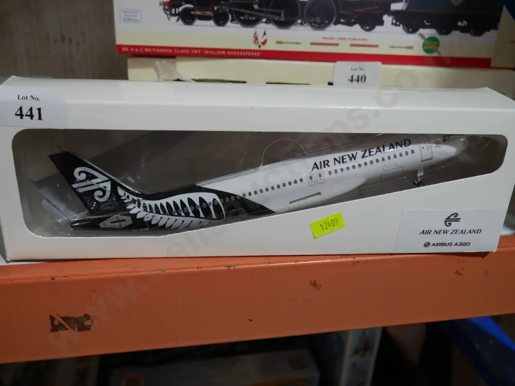 Air New Zealand Airbus a320 model plane Image 1++