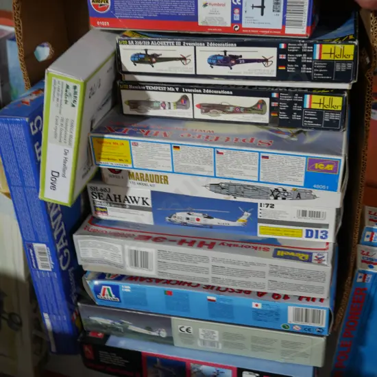 Assorted kit set model planes
