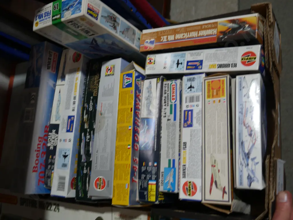 Assorted kit set model planes Image 1++