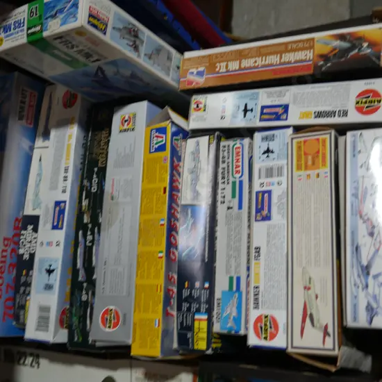 Assorted kit set model planes