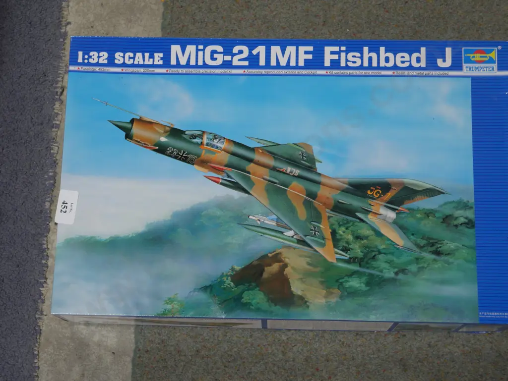 Model kit set MIG-21MF fishbed J Image 1++