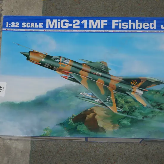 Model kit set MIG-21MF fishbed J