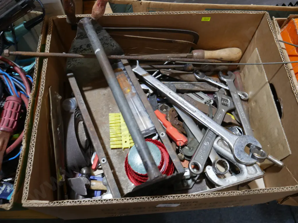 Assorted tools Image 1++