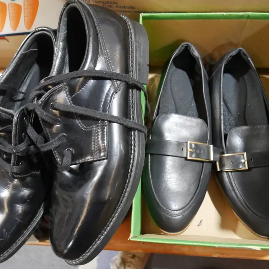2 pair of mens shoes