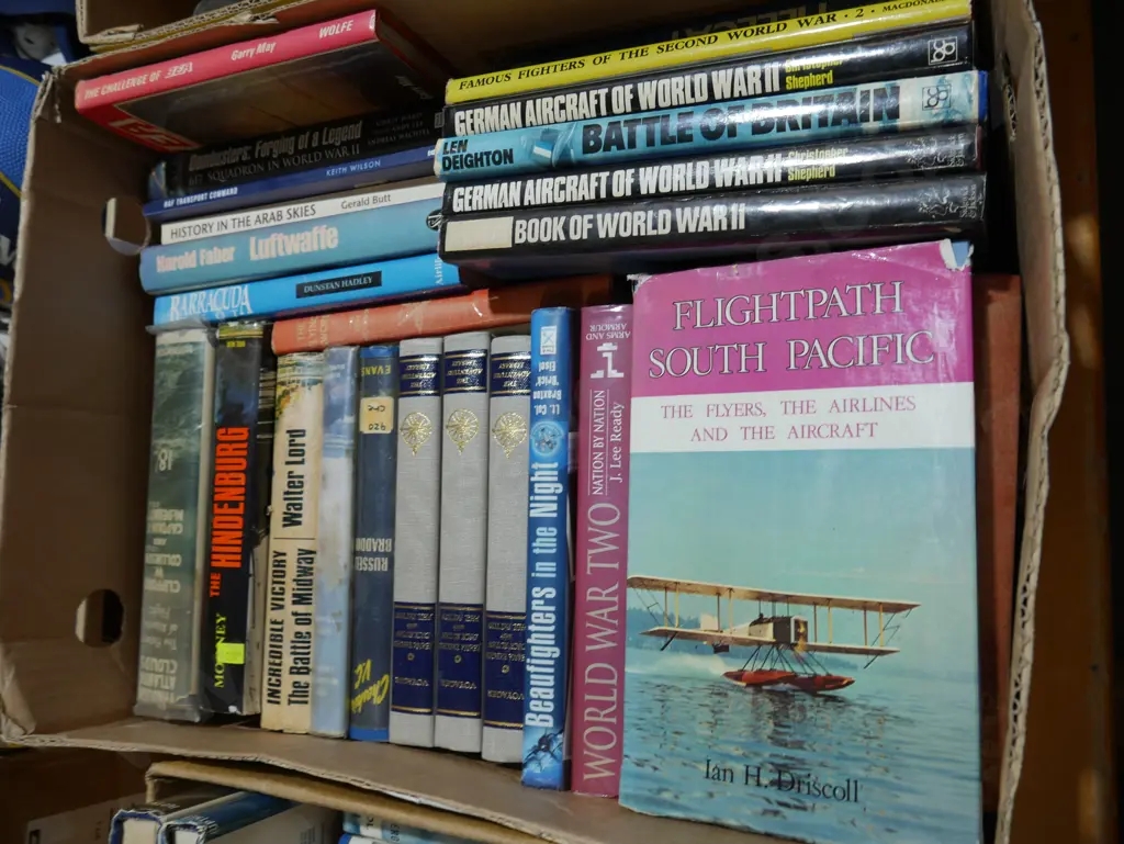 Books - war Image 1++