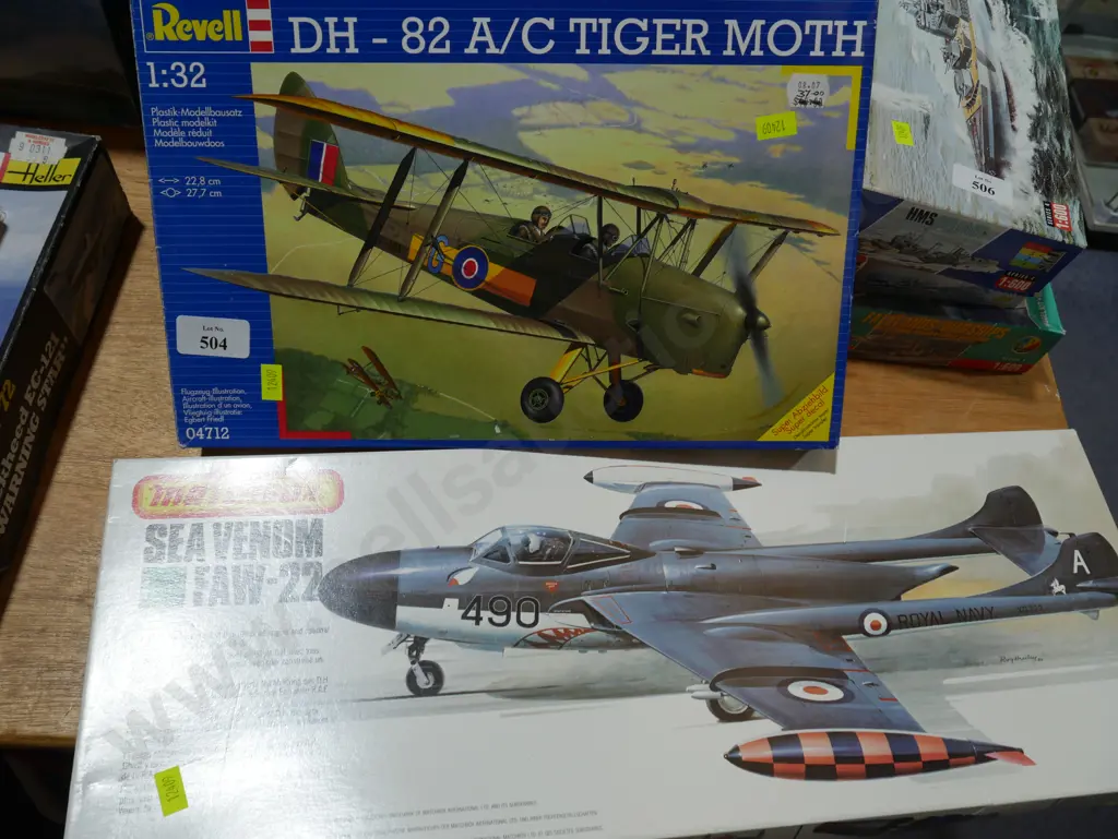 Two kitset models Image 1++