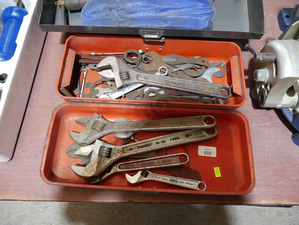 Toolbox and content Image 1++