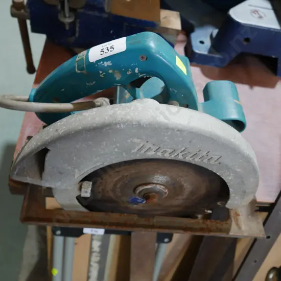 Makita saw