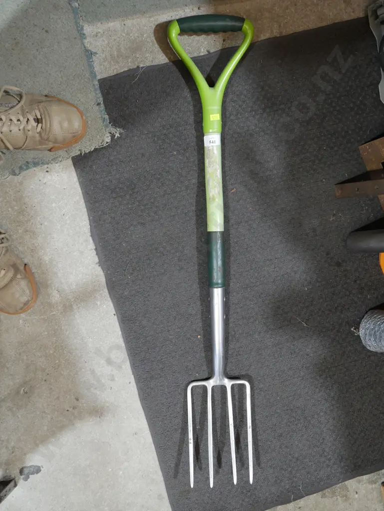 Garden fork Image 1++
